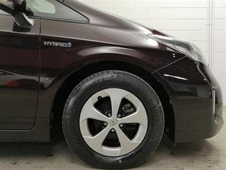 2014 Toyota Prius - Thumbnail