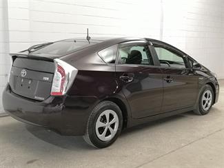 2014 Toyota Prius - Thumbnail