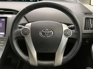 2014 Toyota Prius - Thumbnail