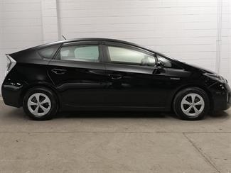 2015 Toyota Prius - Thumbnail