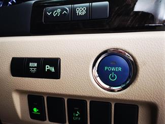 2012 Toyota Alphard - Thumbnail