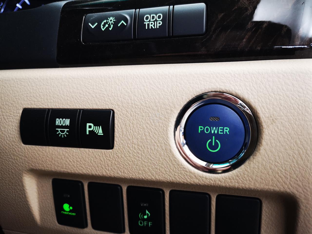 2012 Toyota Alphard