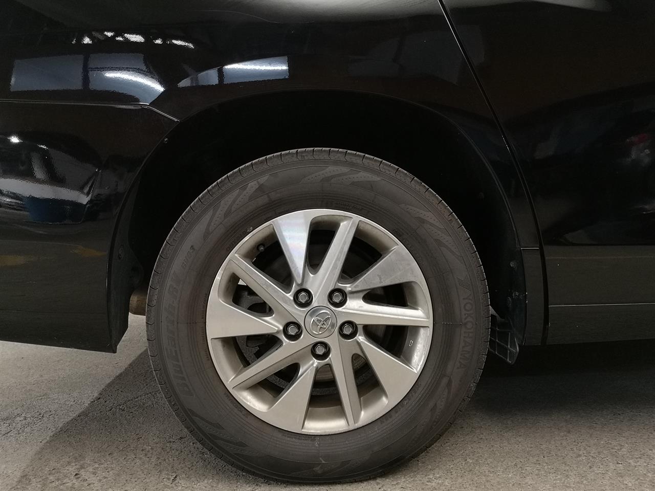 2012 Toyota Alphard