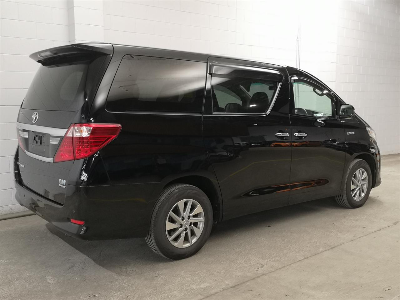 2012 Toyota Alphard
