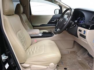 2012 Toyota Alphard - Thumbnail