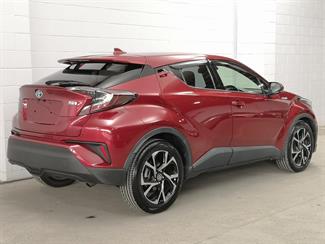 2016 Toyota C-HR - Thumbnail