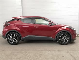2016 Toyota C-HR - Thumbnail
