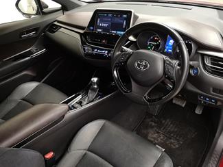 2016 Toyota C-HR - Thumbnail