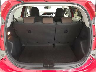 2013 Toyota Aqua - Thumbnail