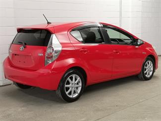 2013 Toyota Aqua - Thumbnail