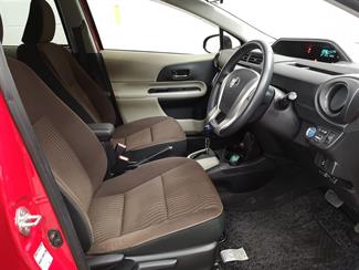 2013 Toyota Aqua - Thumbnail
