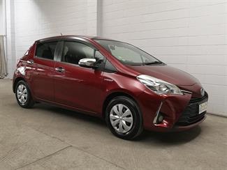 2017 Toyota Vitz - Thumbnail