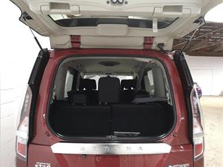 2020 Nissan Serena - Thumbnail