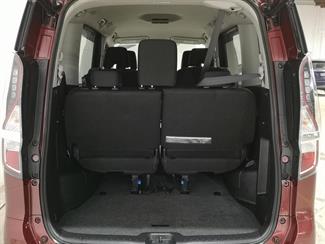2020 Nissan Serena - Thumbnail