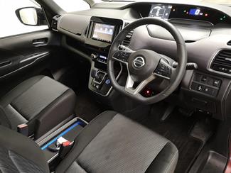 2020 Nissan Serena - Thumbnail