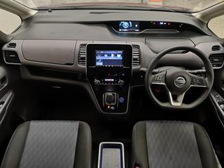 2020 Nissan Serena - Thumbnail