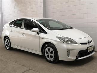 2013 Toyota Prius - Thumbnail