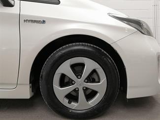 2013 Toyota Prius - Thumbnail