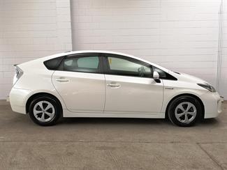 2013 Toyota Prius - Thumbnail