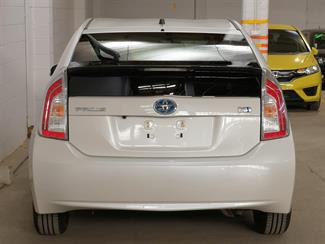 2013 Toyota Prius - Thumbnail