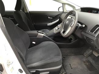 2013 Toyota Prius - Thumbnail