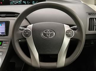 2013 Toyota Prius - Thumbnail
