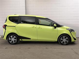 2020 Toyota Sienta - Thumbnail