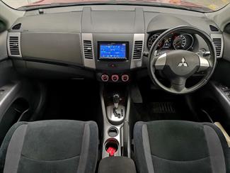 2012 Mitsubishi Outlander - Thumbnail