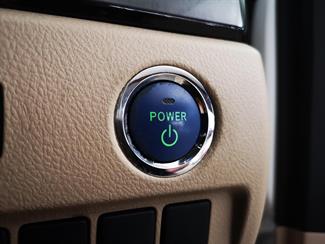 2013 Toyota Vellfire - Thumbnail