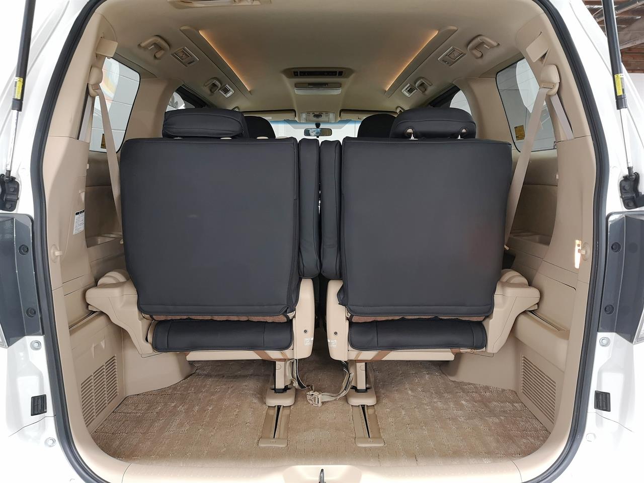 2013 Toyota Vellfire