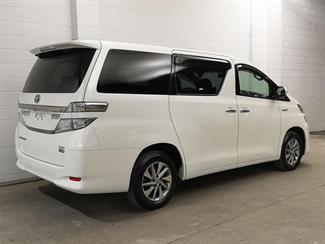 2013 Toyota Vellfire - Thumbnail