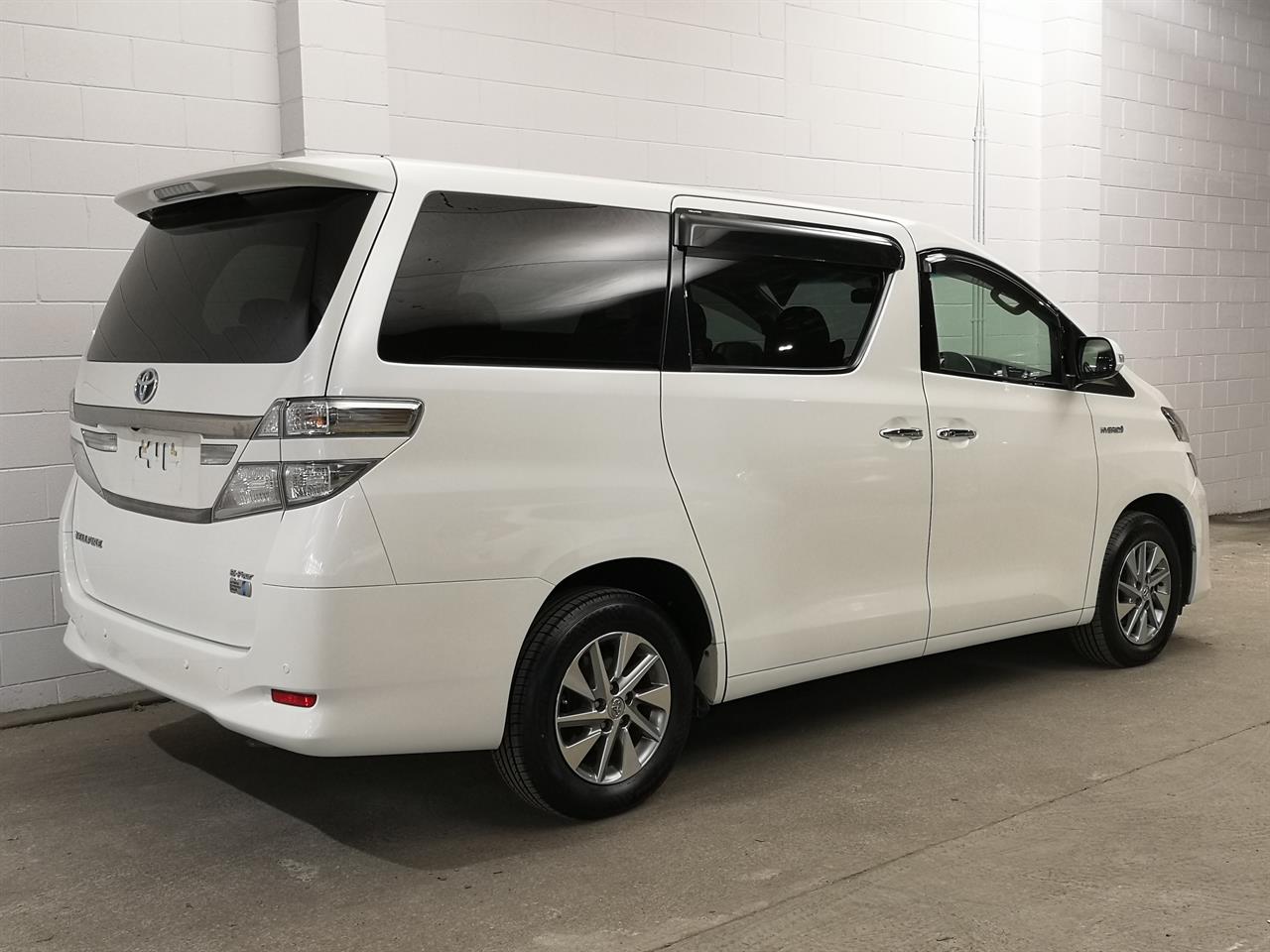 2013 Toyota Vellfire