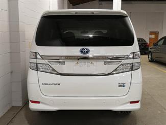2013 Toyota Vellfire - Thumbnail