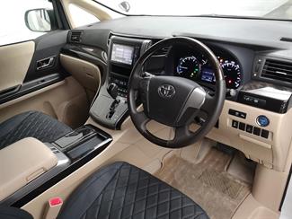 2013 Toyota Vellfire - Thumbnail