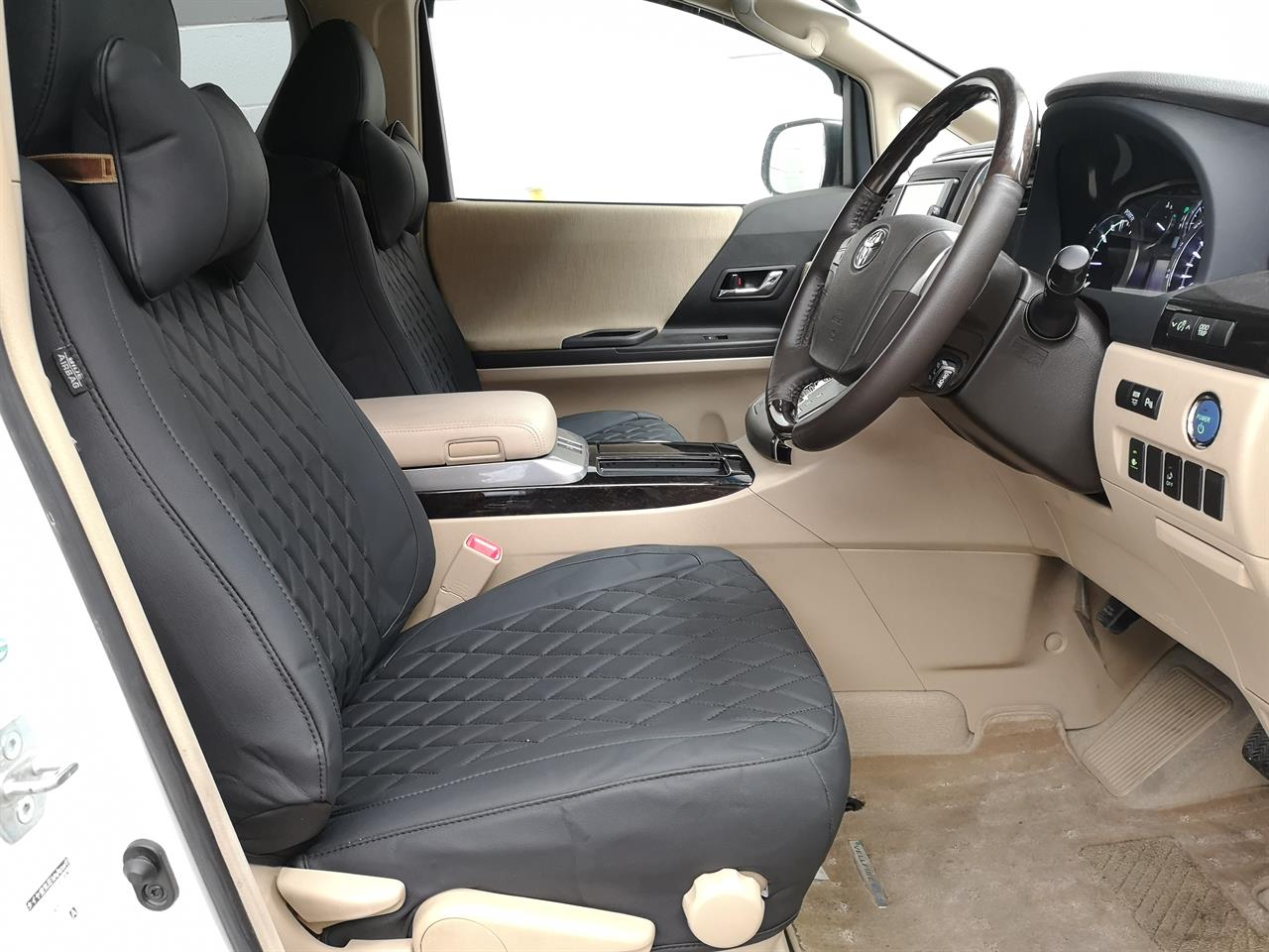 2013 Toyota Vellfire