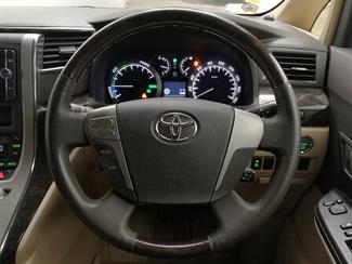 2013 Toyota Vellfire - Thumbnail