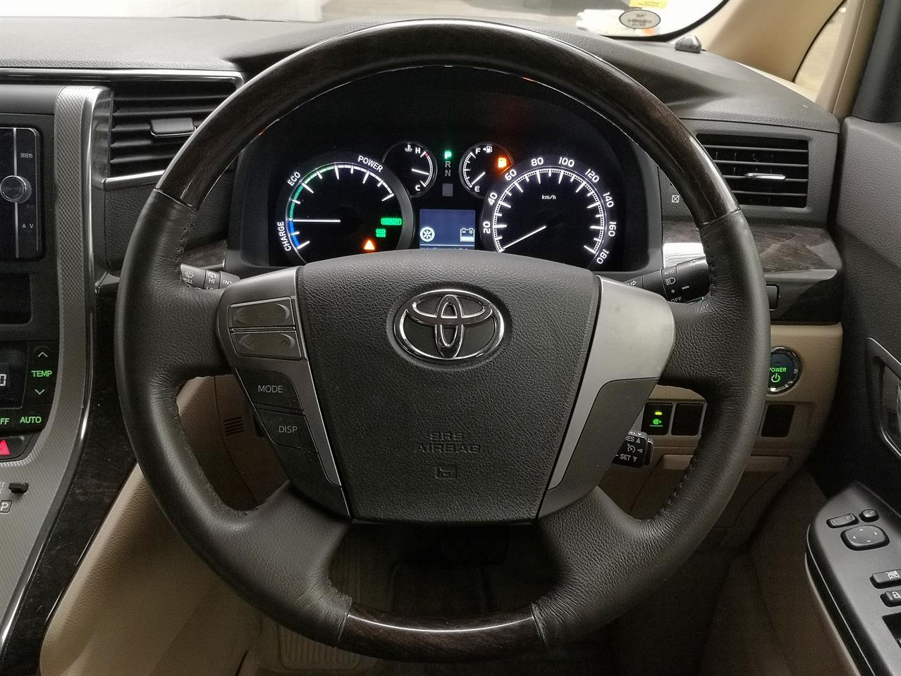 2013 Toyota Vellfire