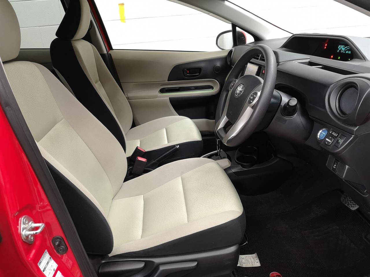 2013 Toyota Aqua