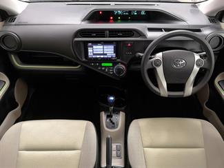 2013 Toyota Aqua - Thumbnail