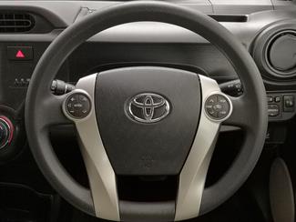 2013 Toyota Aqua - Thumbnail
