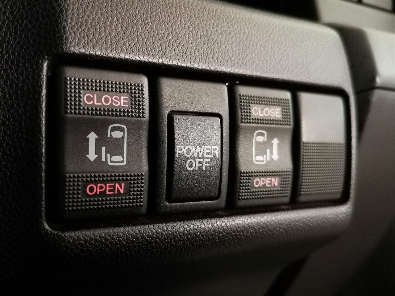 2013 Mazda Premacy