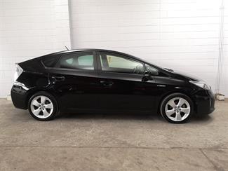 2013 Toyota Prius - Thumbnail