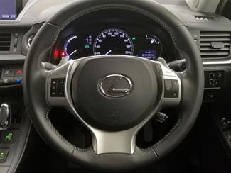 2013 Lexus CT 200H - Thumbnail