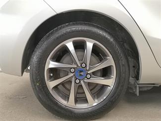 2014 Toyota Aqua - Thumbnail