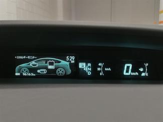 2015 Toyota Prius - Thumbnail