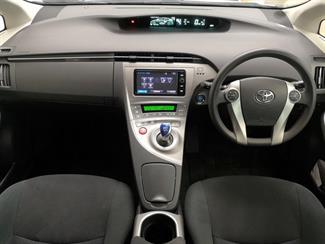 2015 Toyota Prius - Thumbnail