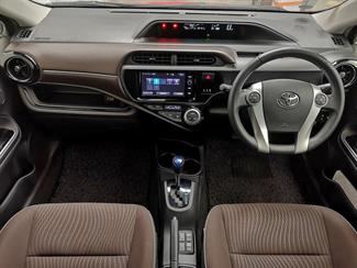 2016 Toyota Aqua - Thumbnail