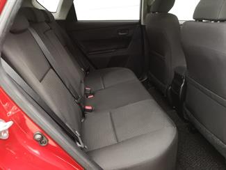 2017 Toyota Auris - Thumbnail