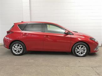 2017 Toyota Auris - Thumbnail