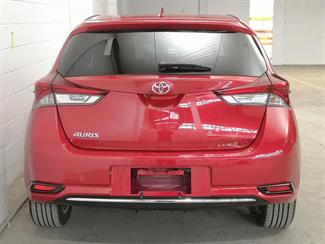 2017 Toyota Auris - Thumbnail